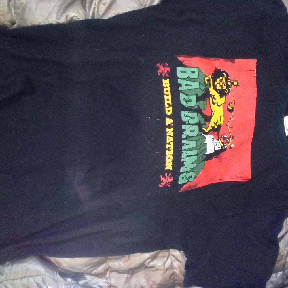 Fruit of the Loom Black and Red Short Sleeve Tee